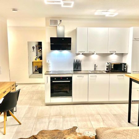 Apartment Im Gehobenen Stadtviertel - Perfekt Fuer Selbstversorger Aalen Dış mekan fotoğraf