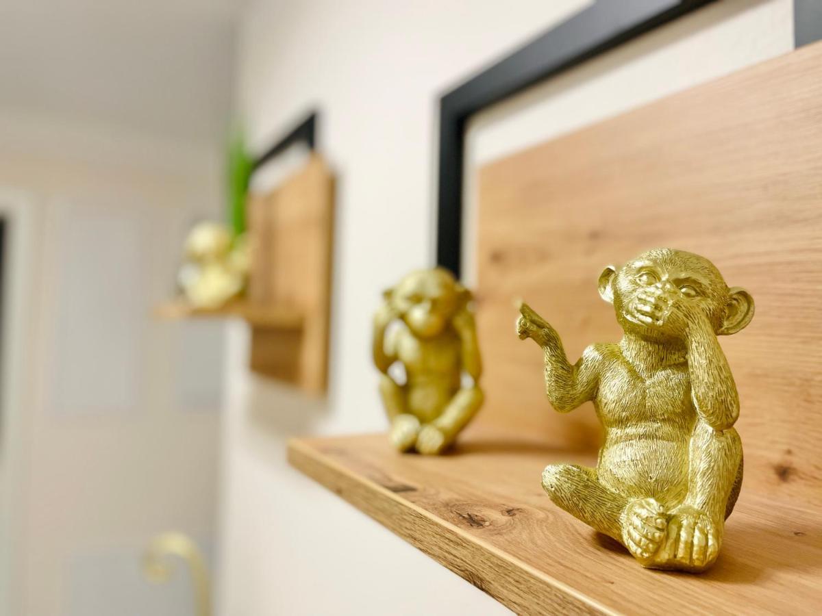 Apartment Im Gehobenen Stadtviertel - Perfekt Fuer Selbstversorger Aalen Dış mekan fotoğraf