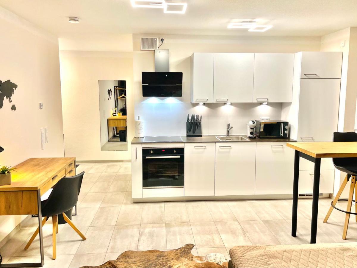 Apartment Im Gehobenen Stadtviertel - Perfekt Fuer Selbstversorger Aalen Dış mekan fotoğraf